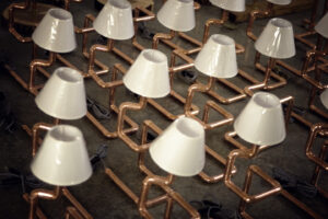 Lampa stołowa miedziana z rurek z abażurem SNAKE LGH0220 - 3 - gie el