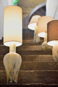 Lampa stołowa szklana z białym abażurem APOLLO LGH0591 - 3 - gie el